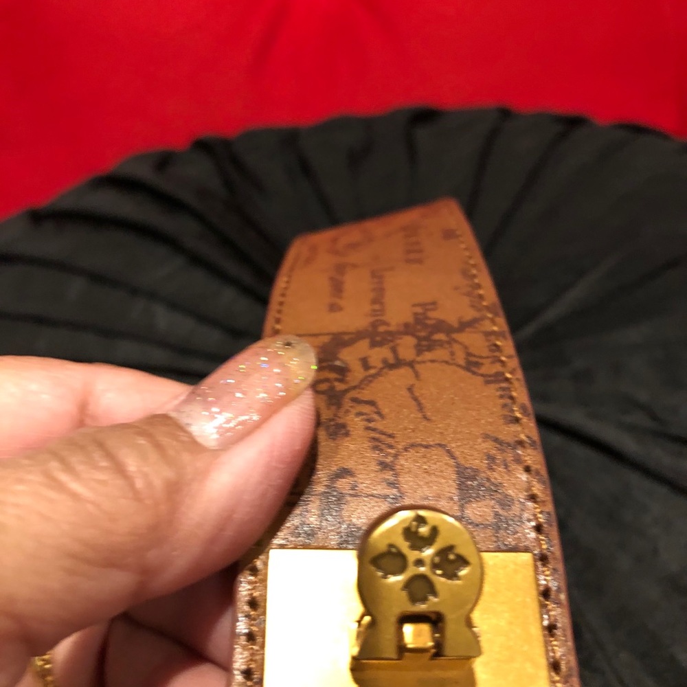 Accessory - Picture 7 of 11